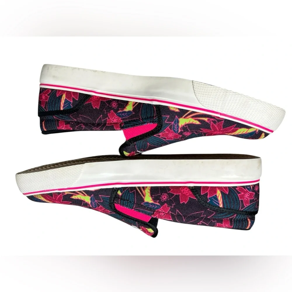 Nike Women’s Floral Toki Aloha‎ pack Slip On Canvas shoe sneaker Size 9.5